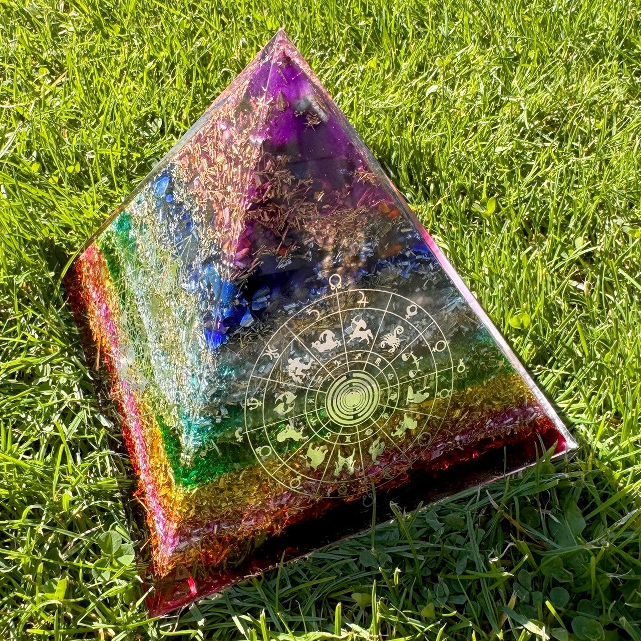 Human Design Orgonite Bodygraph Pyramide XL Heilige Geometrie