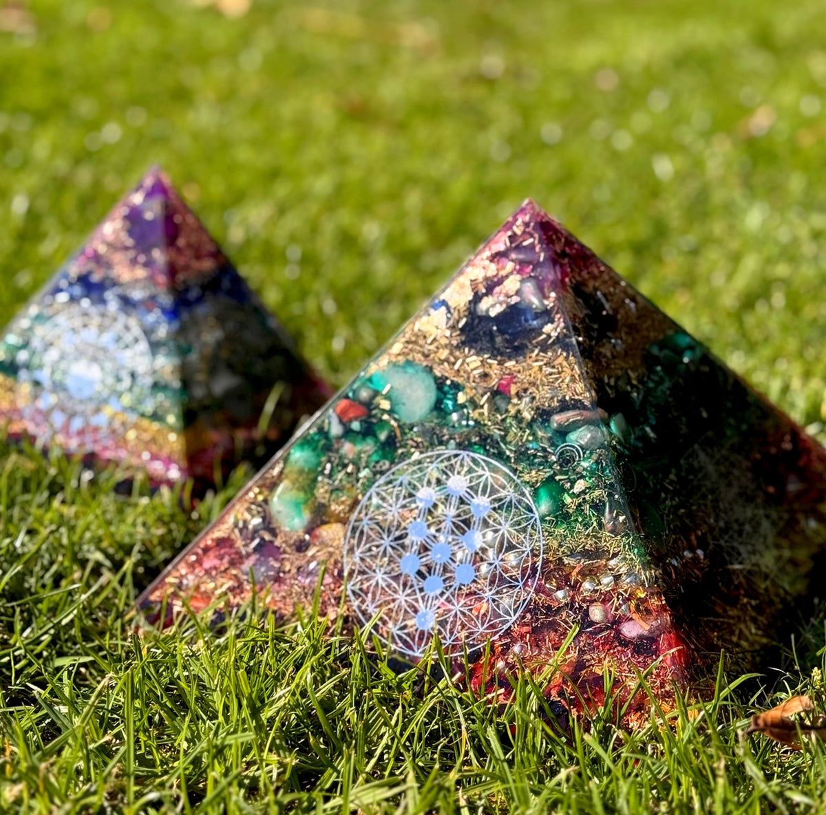Human Design Orgonite Bodygraph Pyramide XL Heilige Geometrie