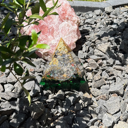 Orgonit Silence Premium Pyramide XL Heilige Geometrie Schlafzimmer