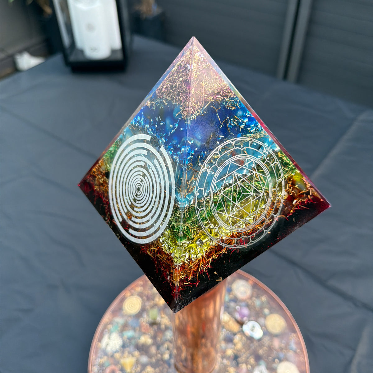 Orgonit Power HORS M 7 Chakra XL Pyramide Frequenzorgonit